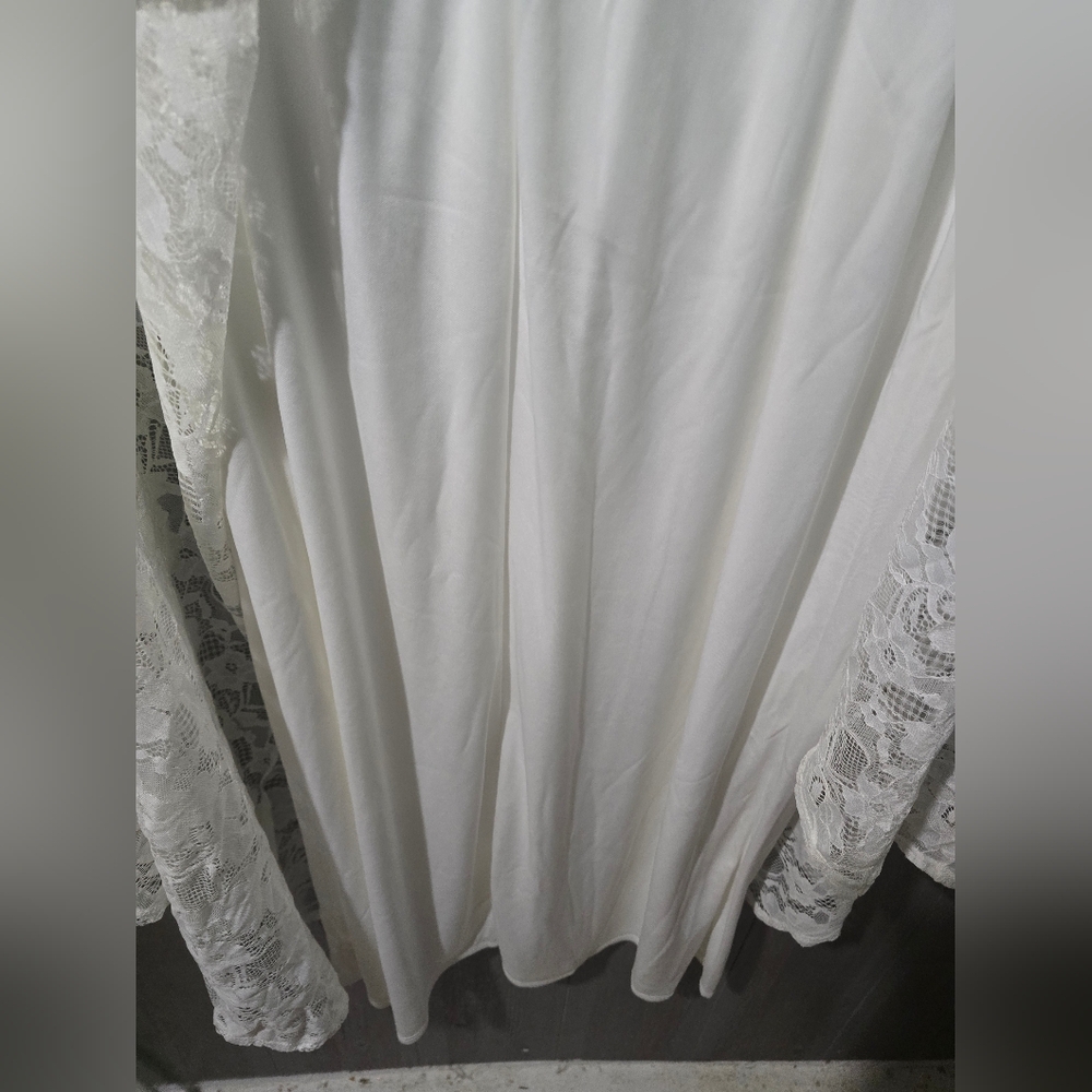 Ivory Lace Short Sleeve Fit & Flare Wedding Dress *NWT* - Picture 8 of 10